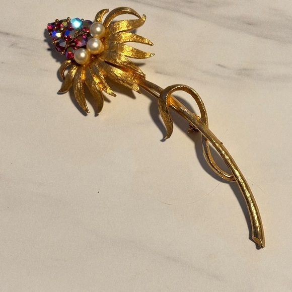 Very Vintage gold tone pearl and ab rhinestone crystal brooch - Picture 2 of 9